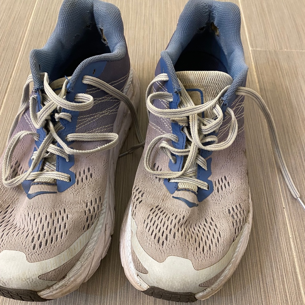 HOKA Clifton 6 Women's size 8
